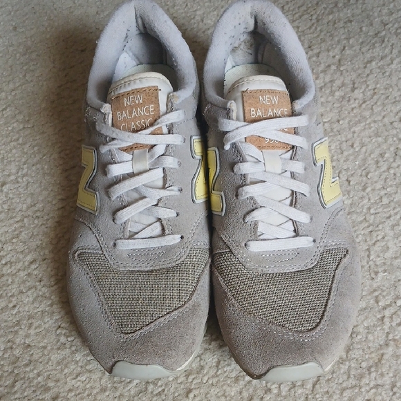 New Balance Classic 996 Athletic Shoes - Picture 2 of 7